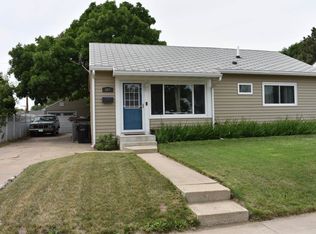 807 14th Ave W, Williston, ND 58801