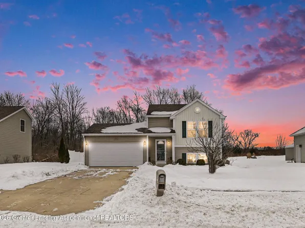 4754 Pine Hill Dr, Potterville, MI 48876