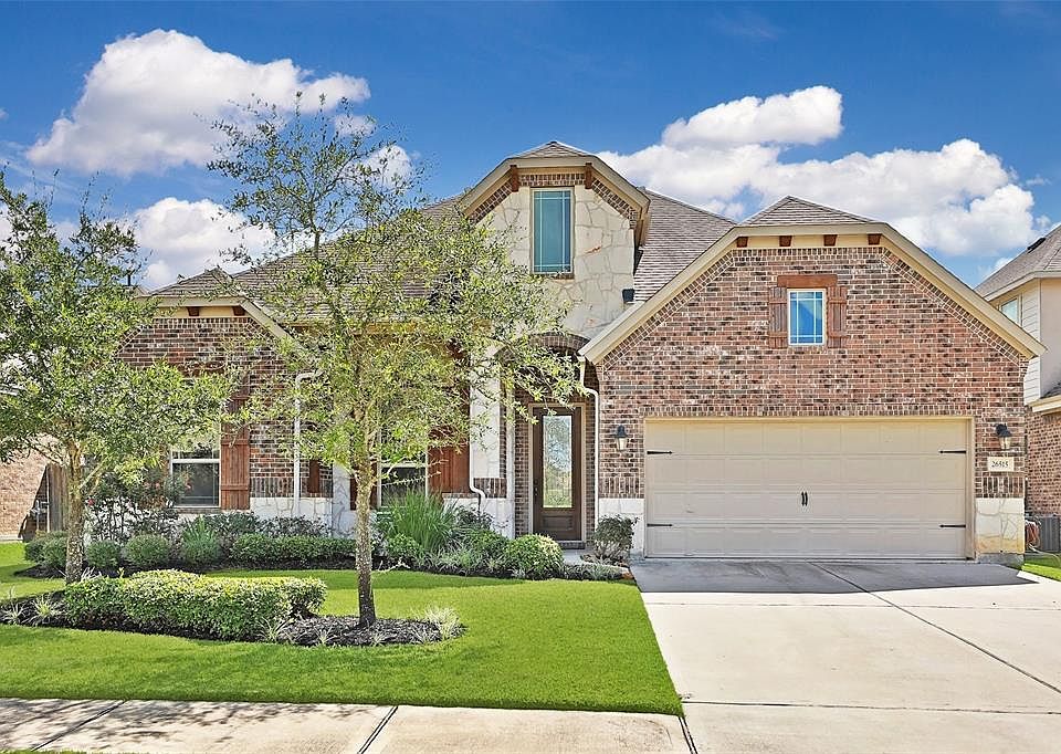 Welcome home to 26515 Grey Peregrine in Hawks Landing! This gorgeous home is perfectly situated in the heart of South Katy near Tays Middle School and Tompkins High School.