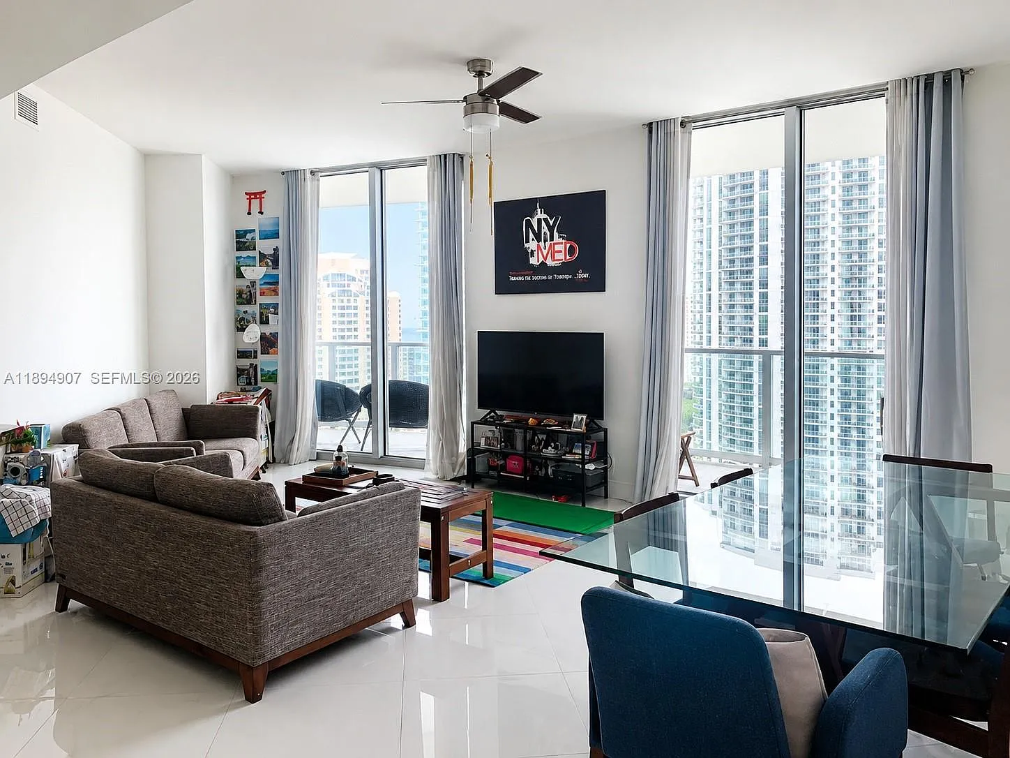 Met 1 Condo — Photo 3