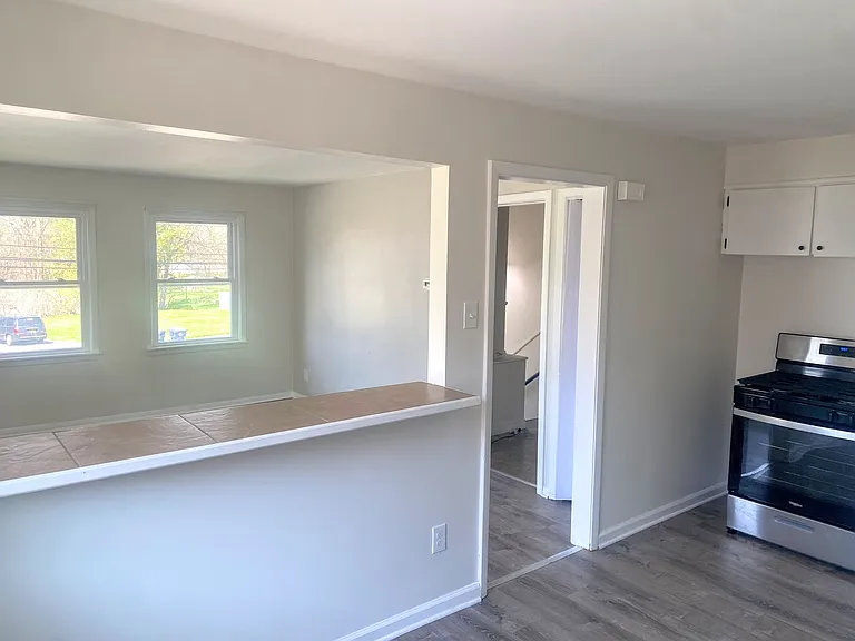 1530 Abbott Rd — Photo 6