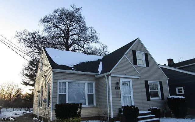 4738 Lawrence Ave photo 1