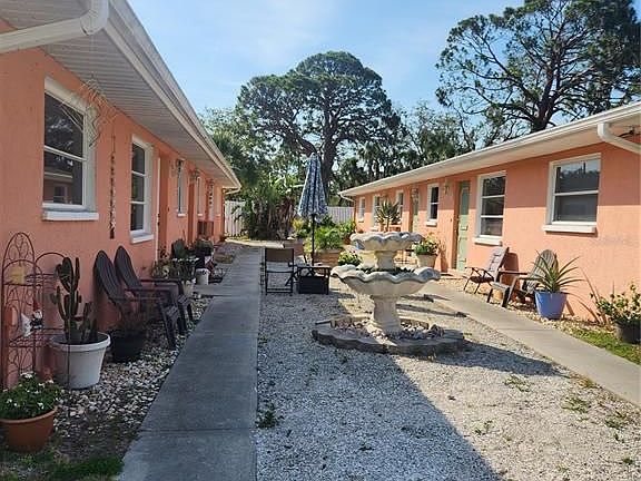 2nd image of 218 Colonia Ln E Unit 218