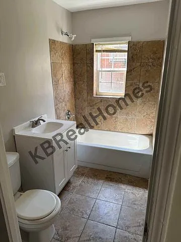 1038 N Claybrook St #1 — Photo 7