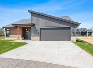 406 Riverview Ridge Pl, Combined Locks, WI 54113