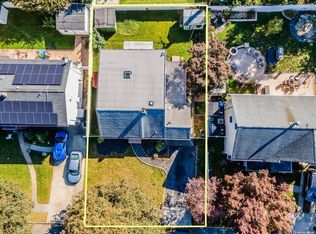 111 Schoolhouse Rd, Levittown, NY 11756