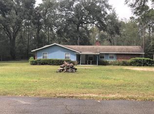 26 Peace Dr, Bronson, FL 32621