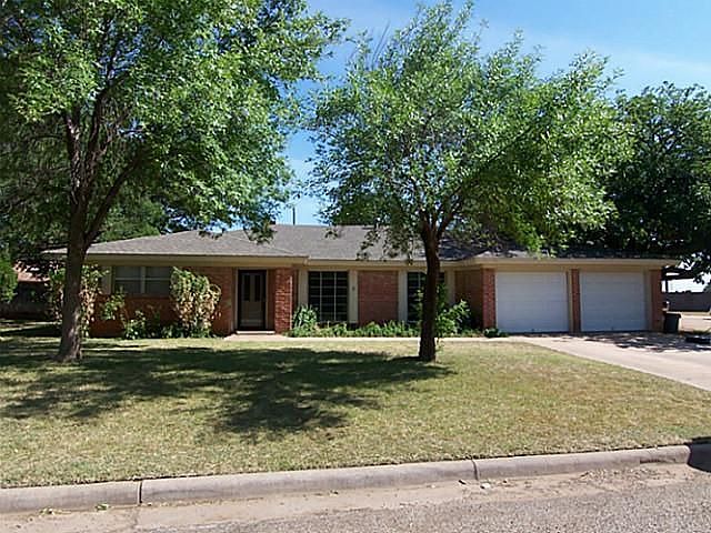 1st image of 135 Lawrence Cir