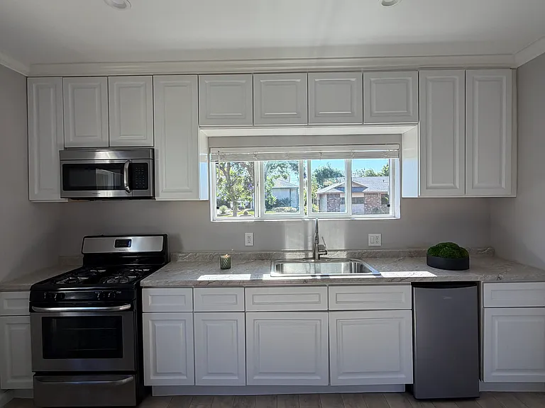 11453 Debra Ave — Photo 3