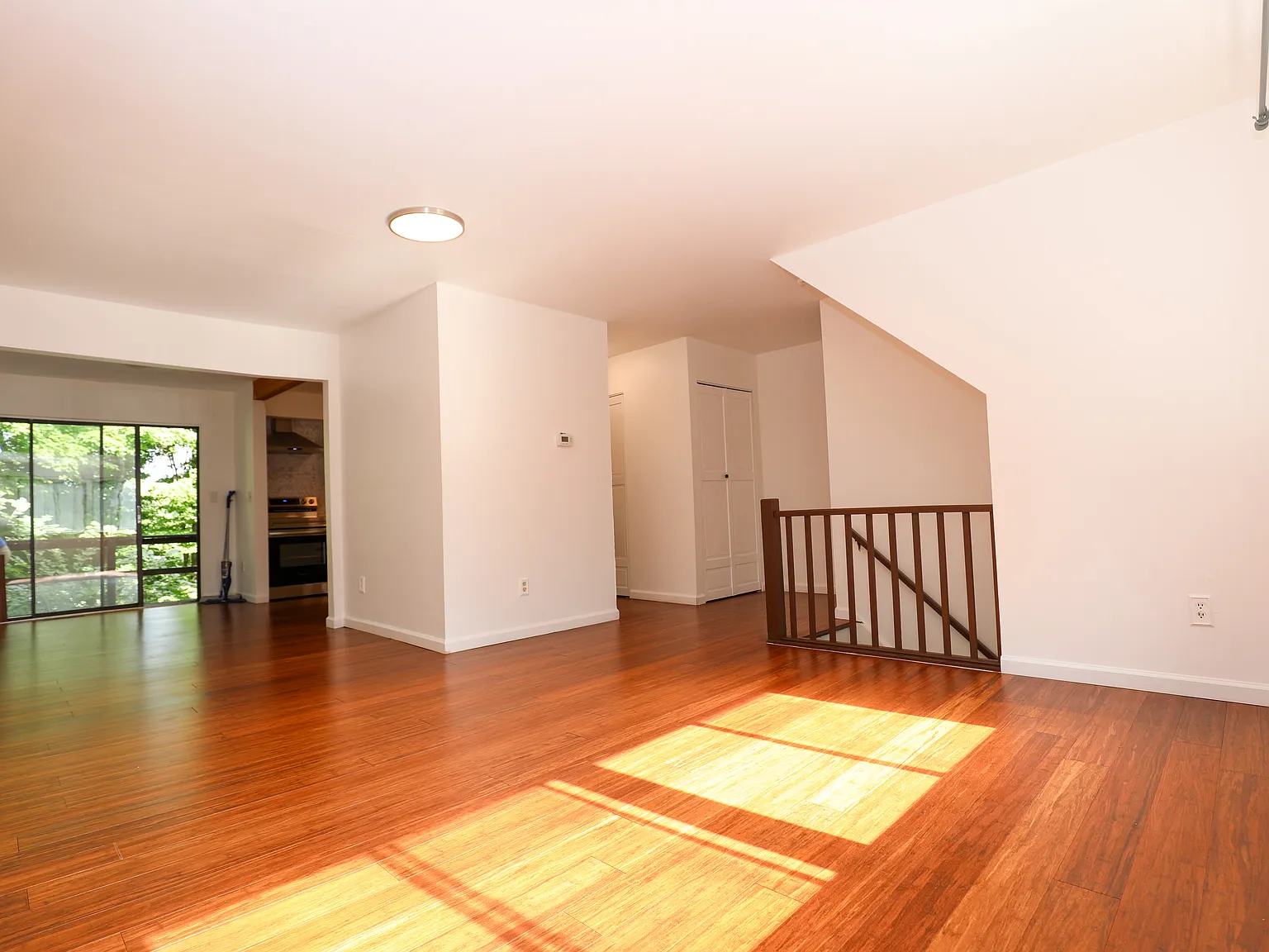 3 bed, 1340 sqft, $2,650 — Photo 3