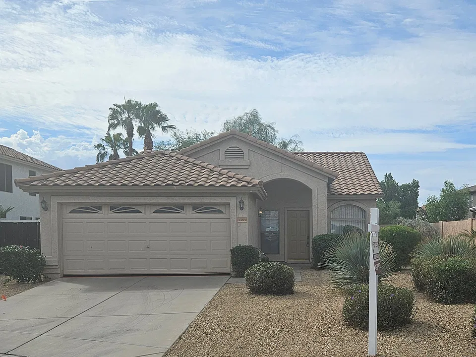 1363 W Swan Ct