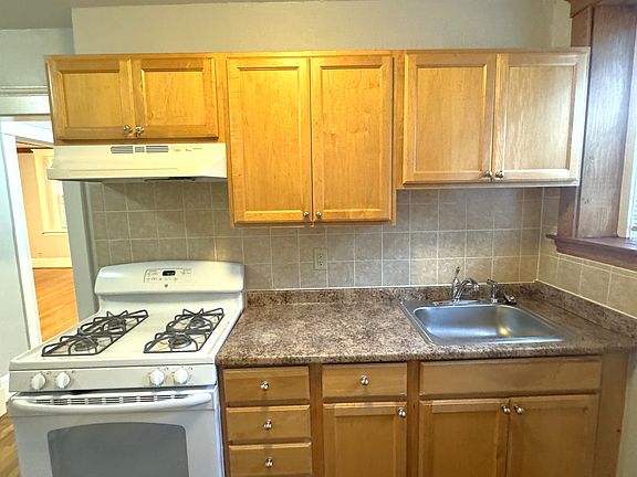 4th image of 200 Presidents Ln APT 8