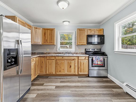 2nd image of 55 Spur Road