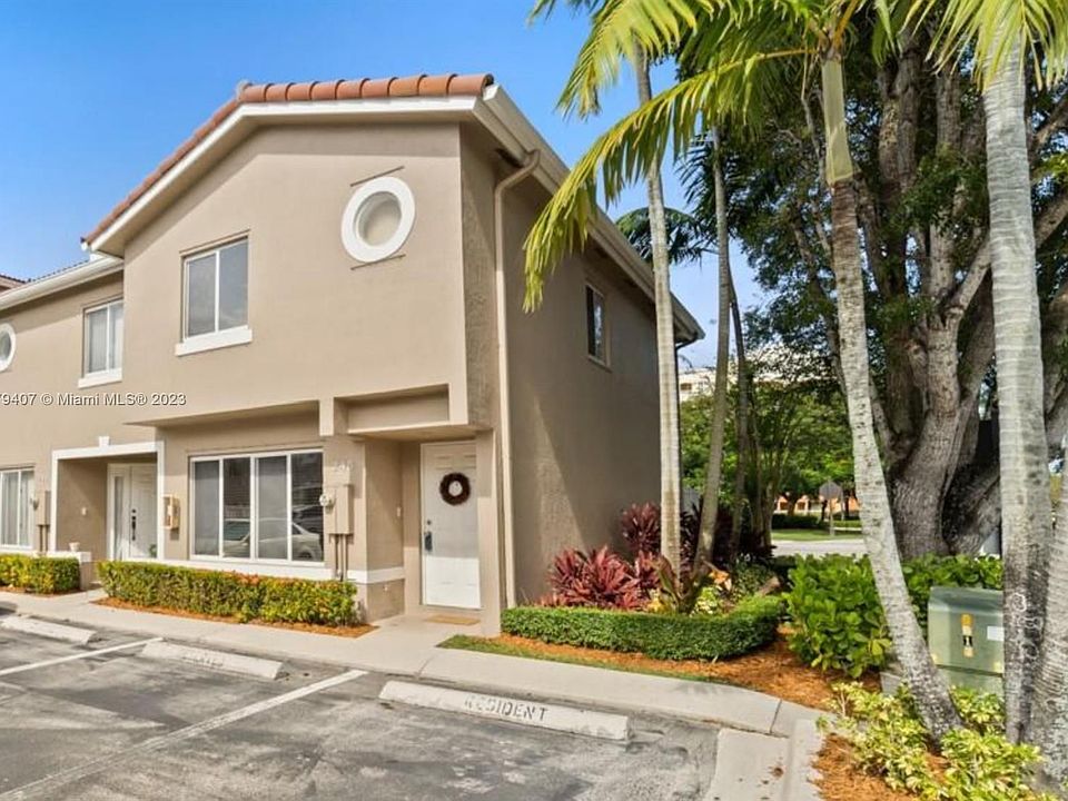 1st image of 245 Riviera Cir #245