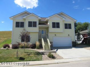 712 Fairway Dr, Gillette, WY 82718