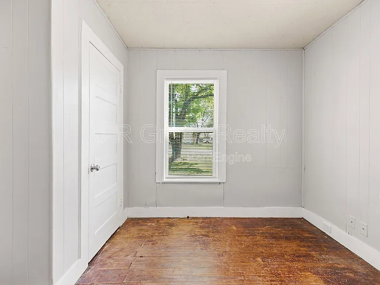 802 W Navasota St — Photo 16