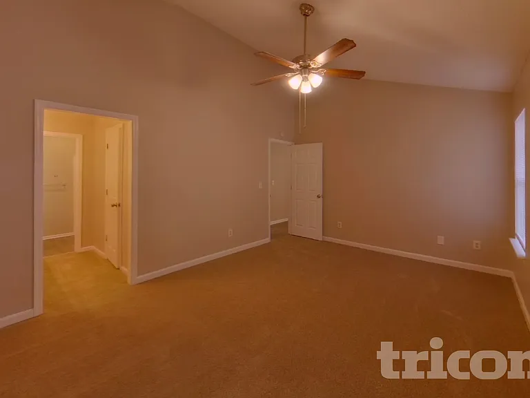 424 Forest Grove Cir — Photo 8