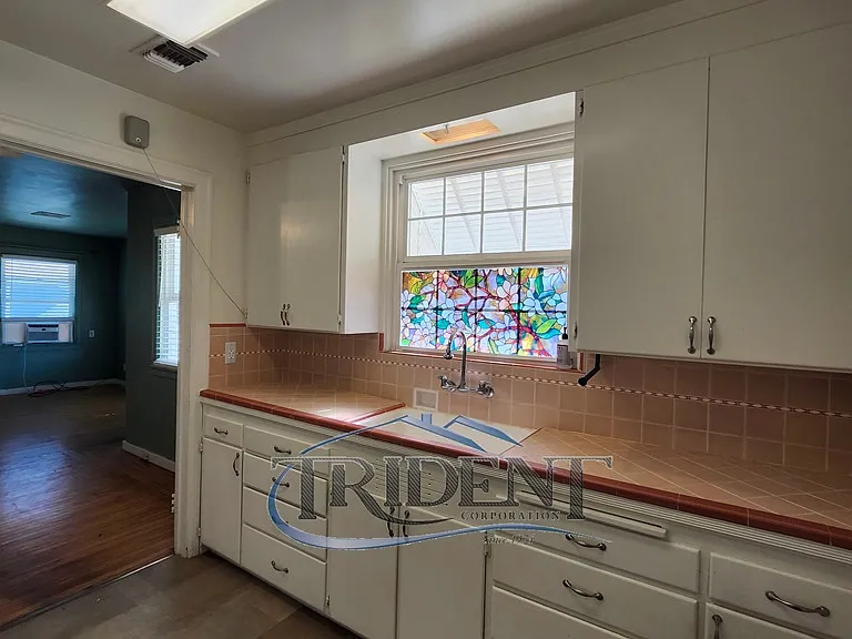 1117 Divver St — Photo 6