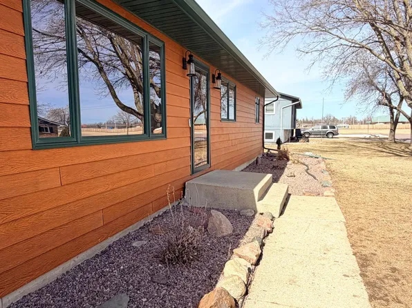 804 6th Ave SE, Pipestone, MN 56164