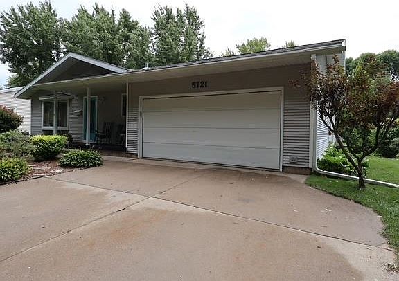 3rd image of 5721 Meadowood Dr