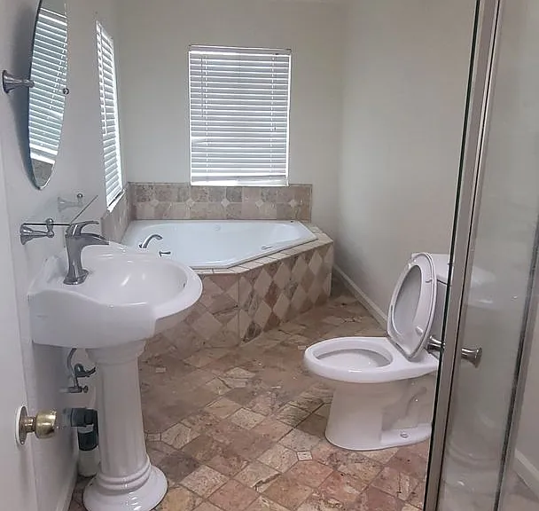 9820 Greenacres Dr — Photo 5