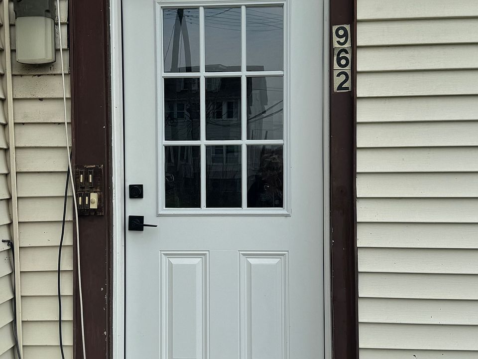 1st image of 962 Paulding St APT 2