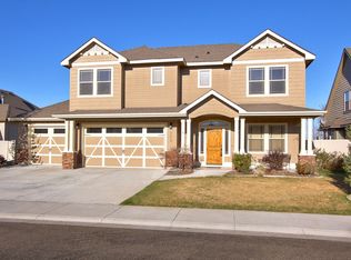 215 S Selwood Ln, Star, ID 83669