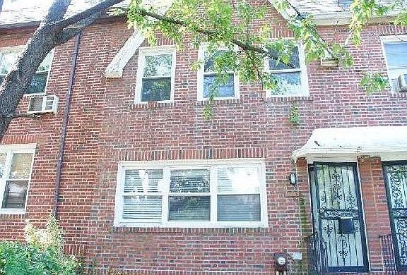 2nd image of 6644 Booth St
