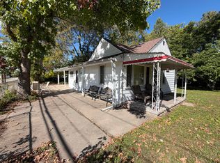 8605 Hugh St, Westland, MI 48185