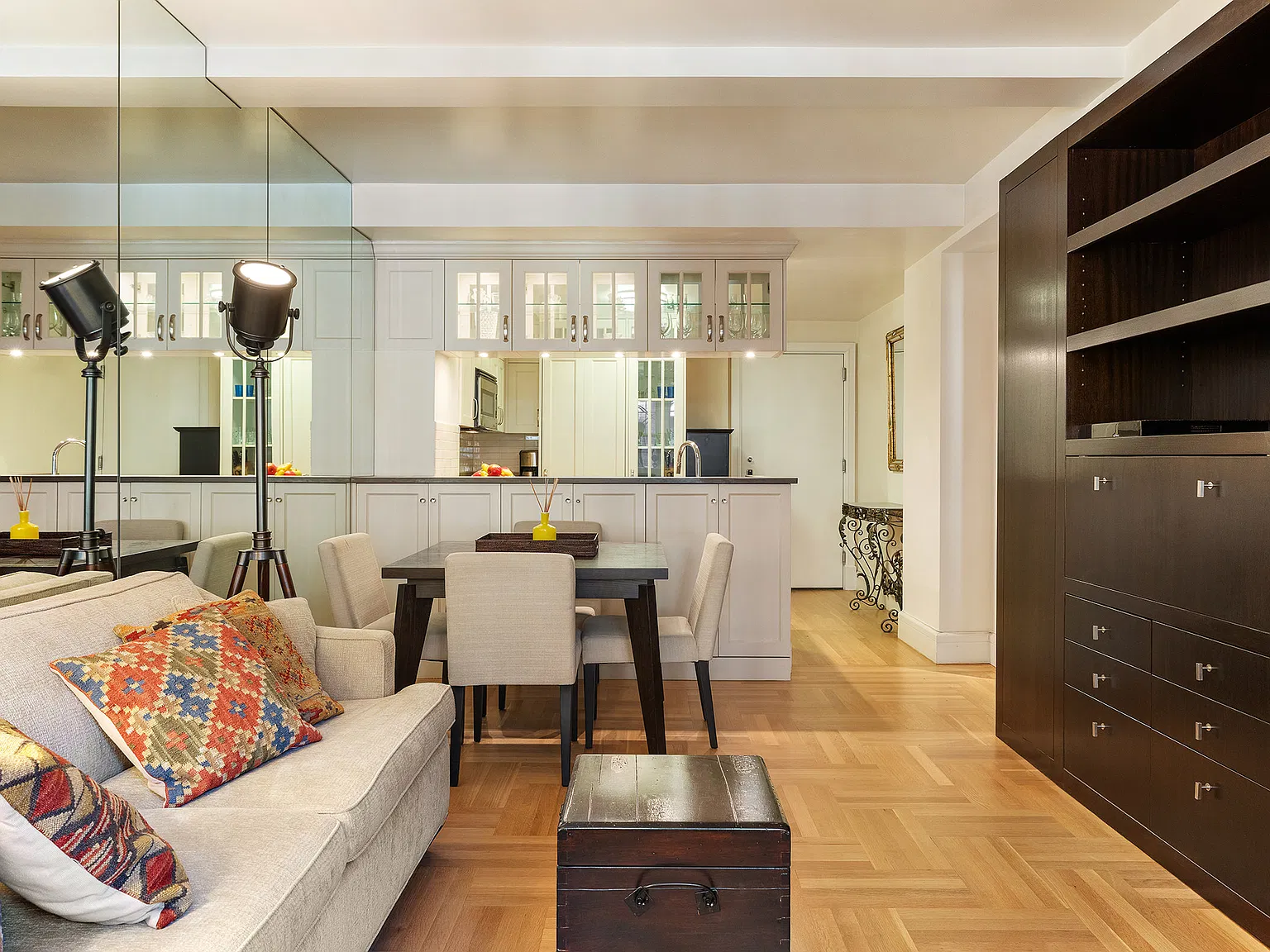 27 West 72nd Street — Photo 2