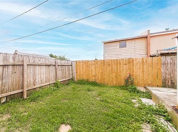 2nd image of 3607 Shangri La Dr