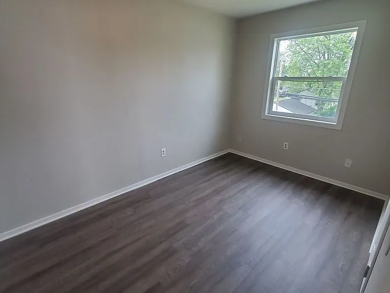 8109-8111 W Villard Ave. (Duplex) — Photo 14