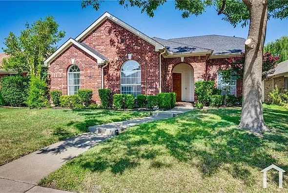 3 bed, 2078 sqft, $2,800 — Photo 2