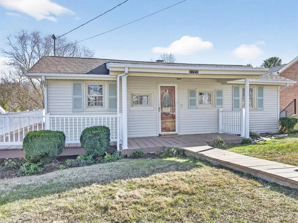 22120 Big Bass Camp Rd, Abingdon, VA 24211