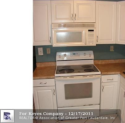 4th image of 511 Gardens Dr APT 102
