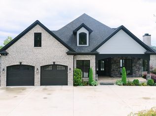 6203 Plantation Pointe Dr, Granite Falls, NC 28630