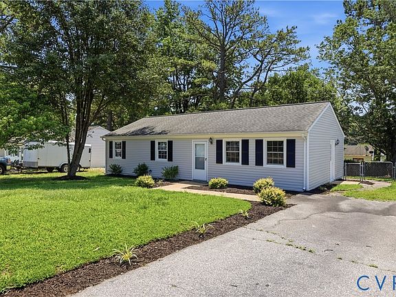 3rd image of 3702 Settlers Ln