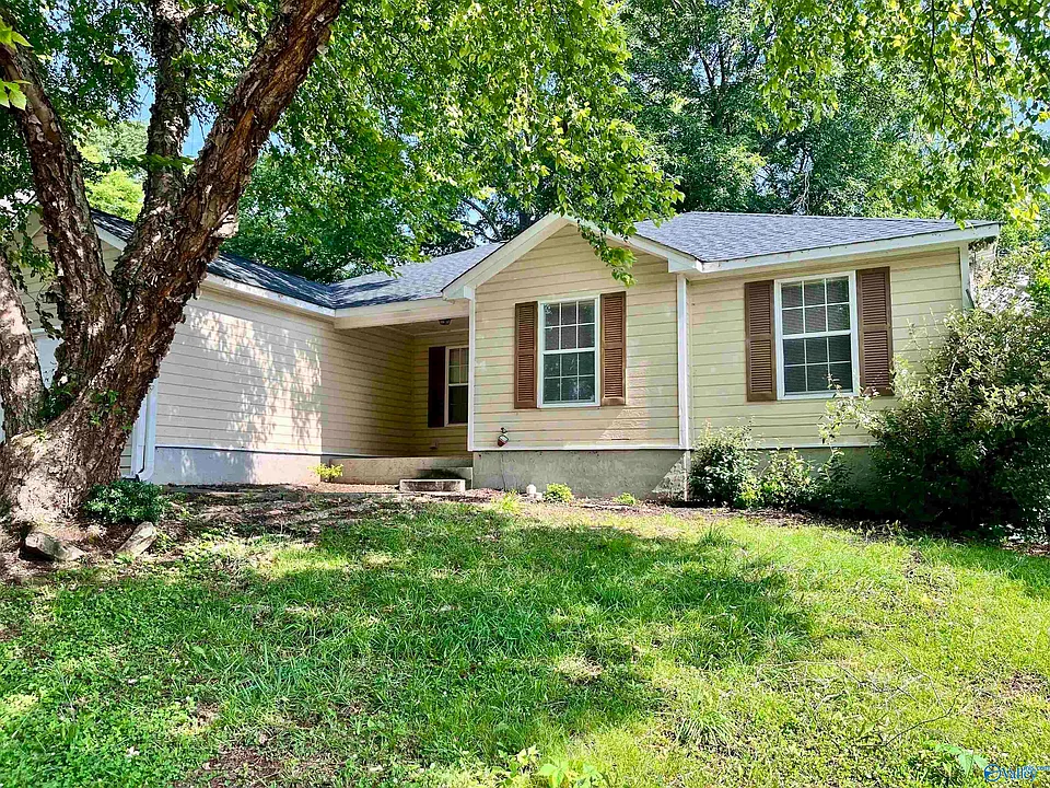 232 Mountain Creek Dr