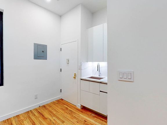 5th image of 829 9th Ave APT 2C