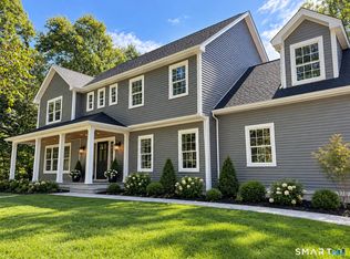 3 Farm Ponds Rd, North Stonington, CT 06359