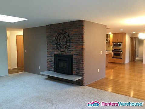 4th image of 10922 NE 48th St