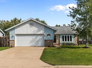 1372 Baytree Ln, Neenah, WI 54956