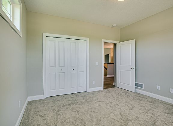 3rd image of 4567 159th St N