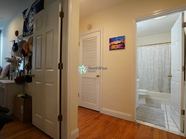550 E 3rd St #1 — Photo 11