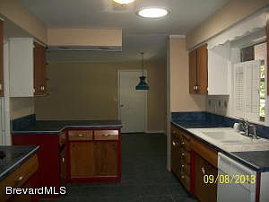 1st image of 890 Hillcrest Ave