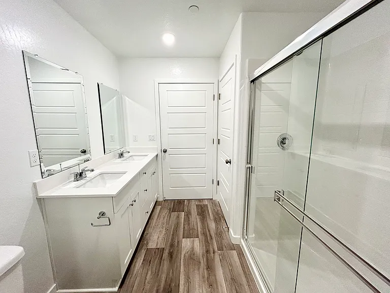 4456 Bellaire Ave — Photo 21