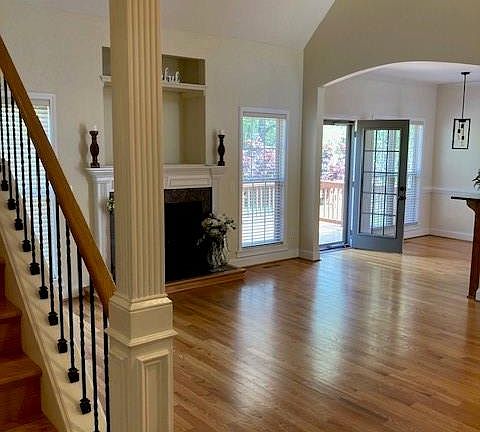 5th image of 270 Plumstead Ln