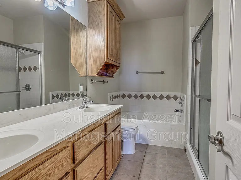 901 NE 26th Ct — Photo 12