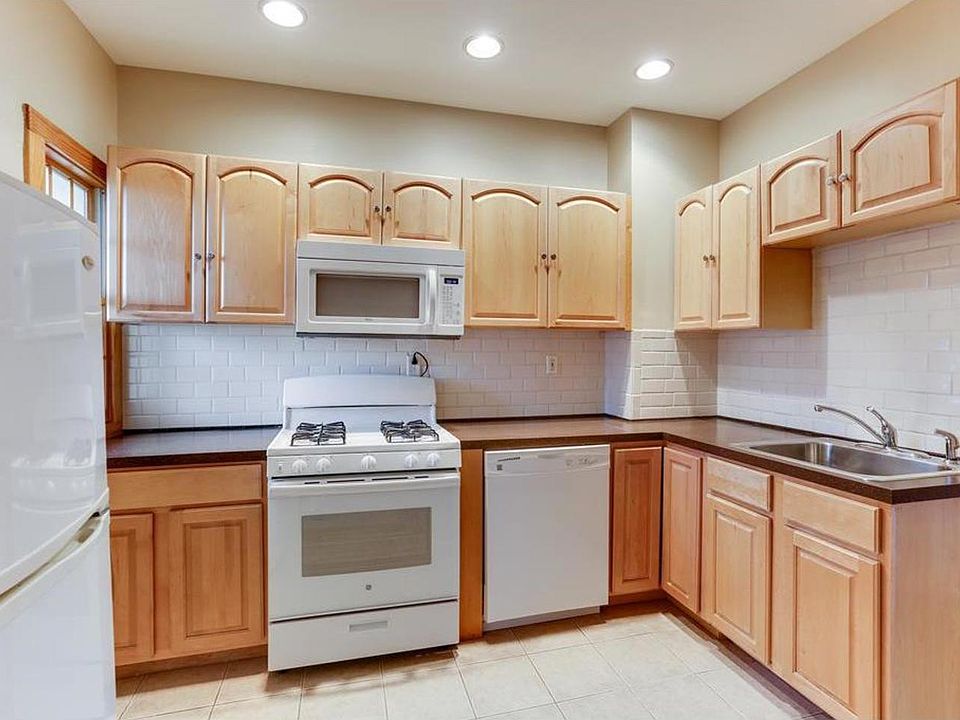1st image of 611 16th St E #1