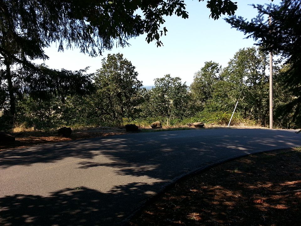 2nd image of 1405 Linnwood Dr NE